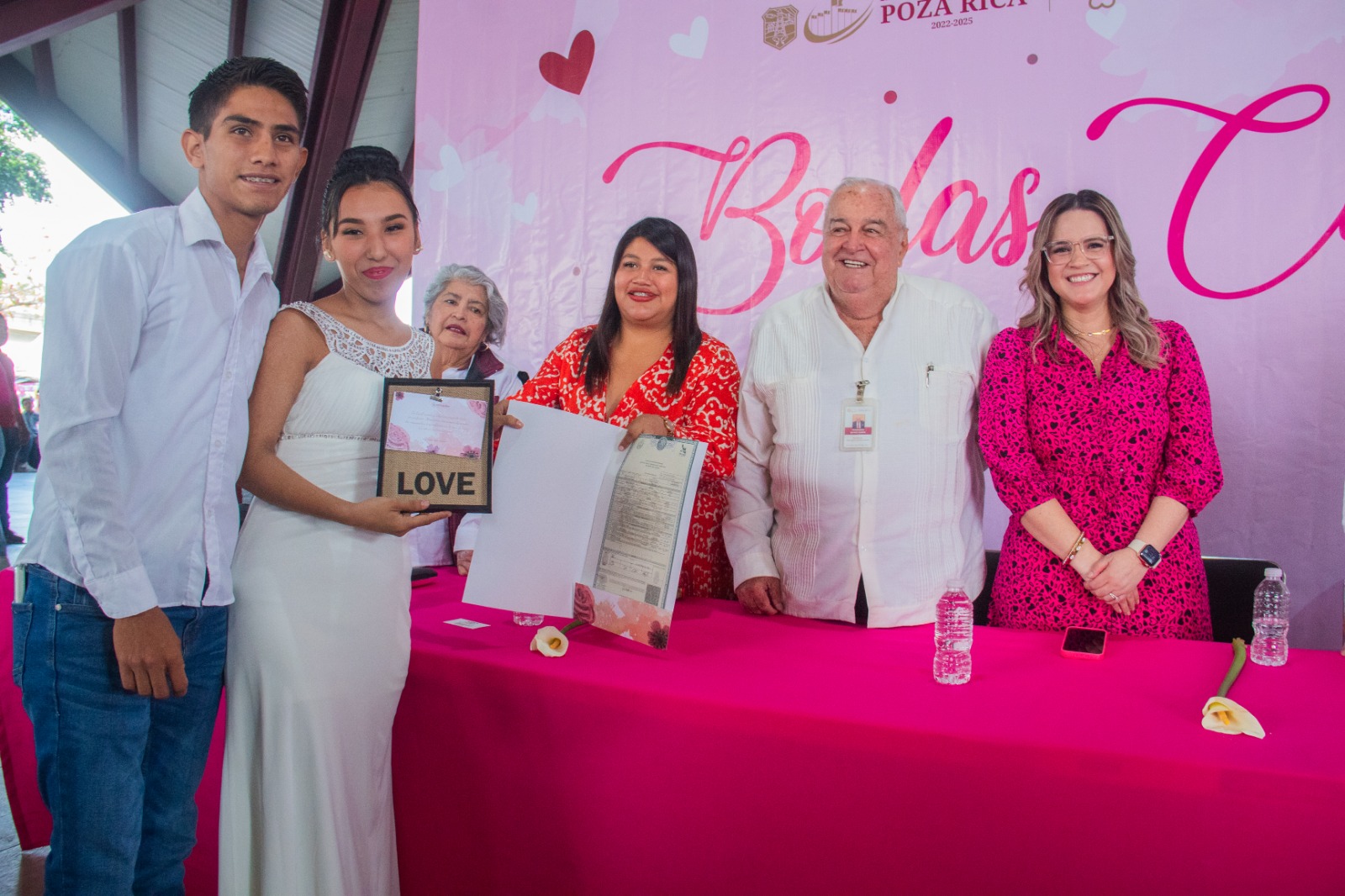 Con fotos, Rosy Fuentes y Quirino celebran aniversario de bodas